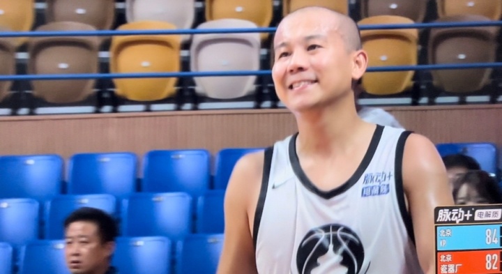 永利yl23411-最后连续追分&amp;遭3人包夹！曹芳空砍34分5板5助4断遗憾止步半决赛