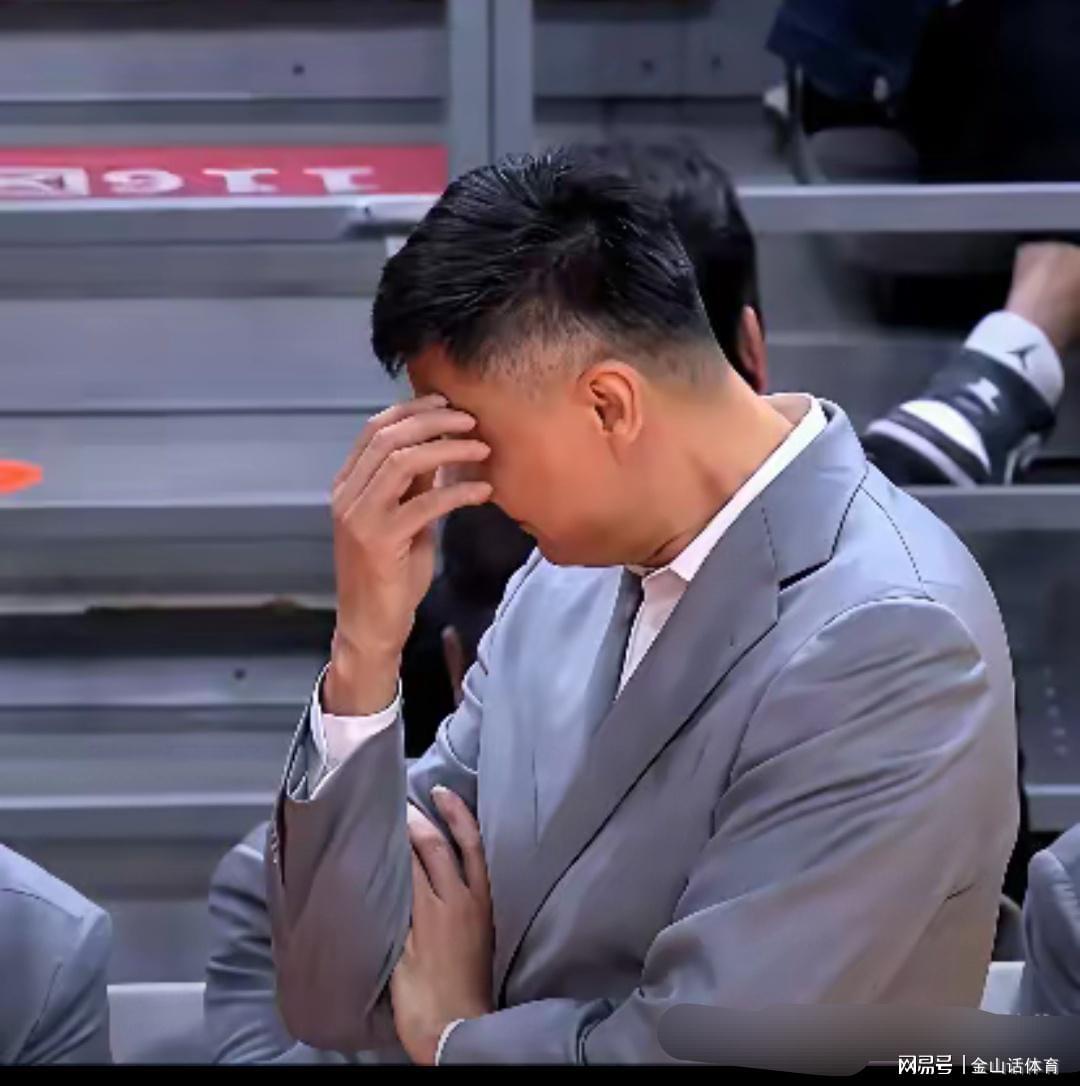 yl23455永利-鬼才少帅！末节杜锋采用全场紧逼，卢伟妙用一计，轻松拿下比赛